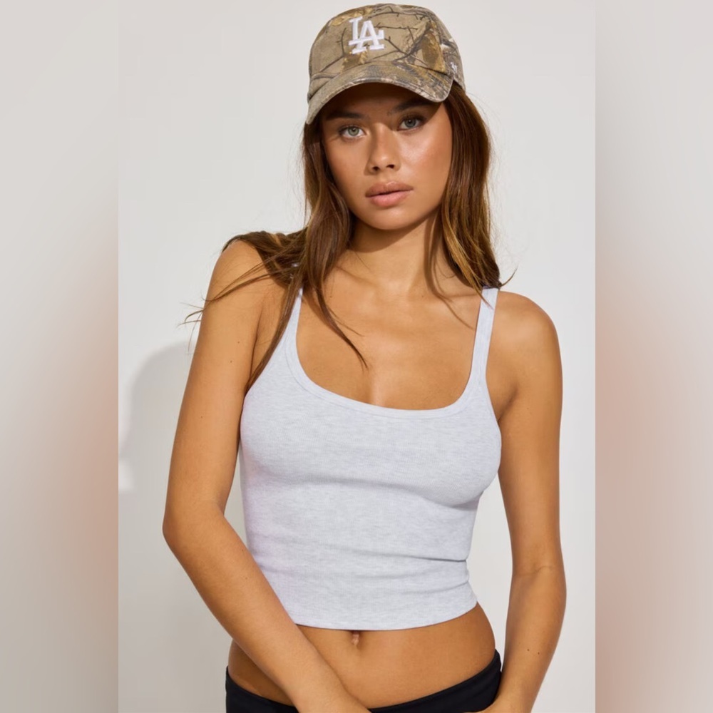 Garage Ribbed Scoop Cropped Cami in Grey